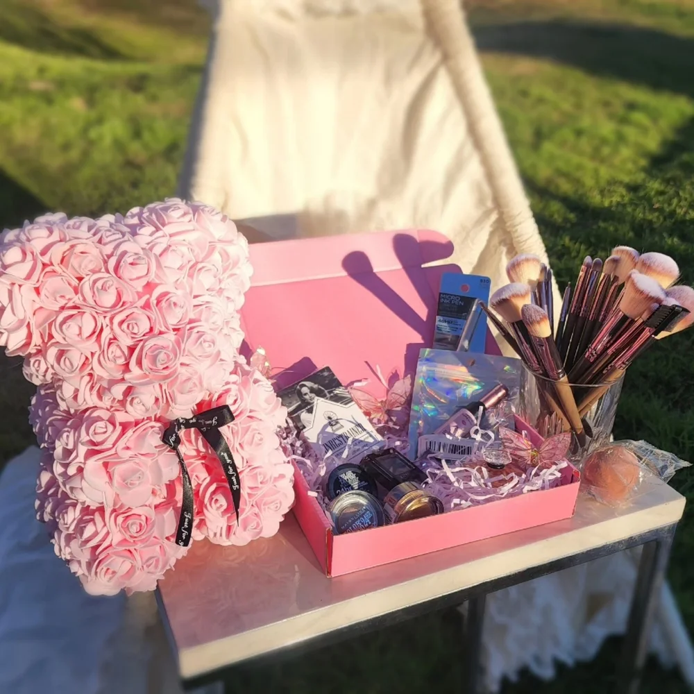 Gift Box 💖 - Picture 2 of 3